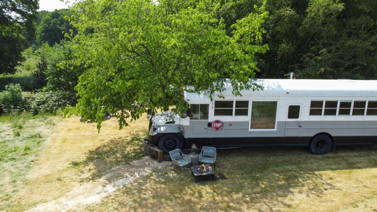 American School Bus Retreat With Hot Tub In Sussex Meadow Uckfield Exteriör bild